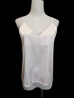 🍭🍭🍭 Delicate Light Pink V-Neck 100% Silk Cami Top